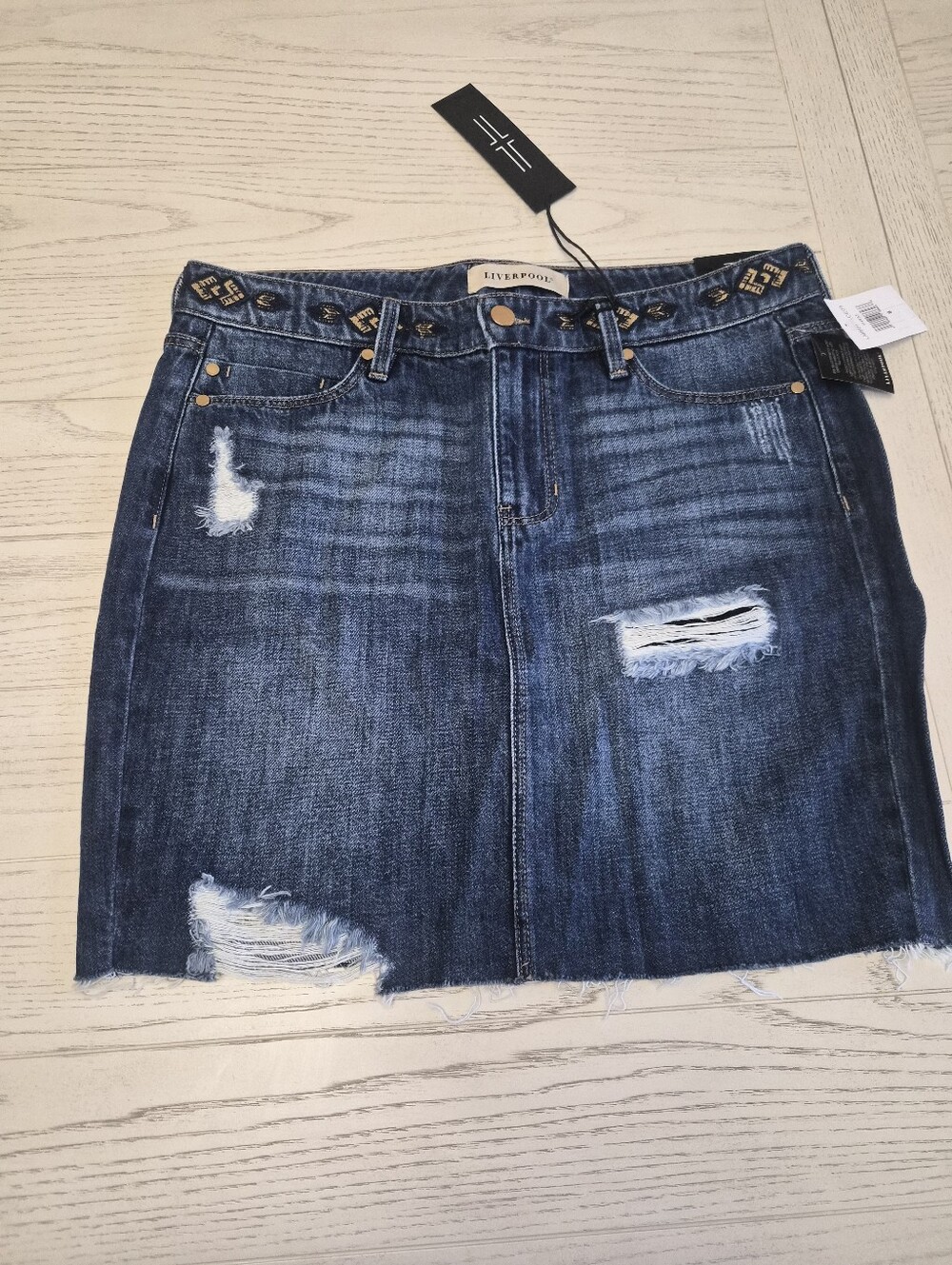 Liverpool Woman Distressed Denim Skkrt Size 8 NWT